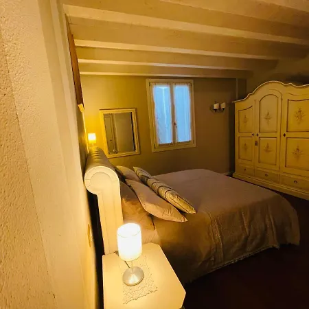 Desehouse Apartman *